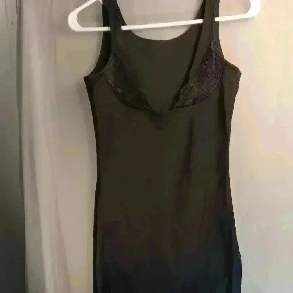MAIDENFORM Ladies Mini Skirt Slip Black Sz LG Wear your own bra